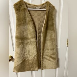 Fur vest with sweater backing